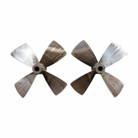 Vilken roll spelar propellernavet i bogserbåtspropellrar?